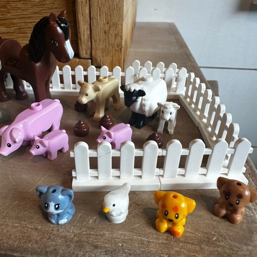 Lego Farm Animal Figures & Fence